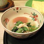 鈴よし - 出し巻き玉子膳 1200円 の大根とほうれん草の煮物