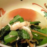 鈴よし - 出し巻き玉子膳 1200円 の大根とほうれん草の煮物