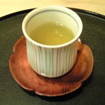 鈴よし - 出し巻き玉子膳 1200円 のお茶