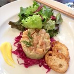ビストロ シロ - スモークサーモンのタルタル、サラダ仕立て（前菜）