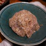 焼鳥・元気 - 初めにツミレを入れます