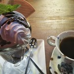窯右衛門 - チョコレートパフェ。
      雪室珈琲。