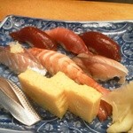 寿し 太一 - 隣のお客さんの握り盛合せ隠し撮り。