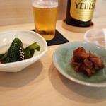 すし六香 - わかめ酢、ガリ