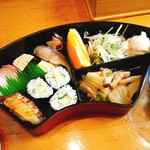 弥助 - 寿司ランチ お弁当形式での提供