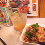 学大酒場エビス参 - キンミヤボトルからの焼酎ロックセット！アテはもつ明太