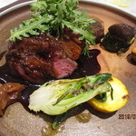 Lien - 肉料理（千葉県産仔ヤギモモ肉のグリエ・赤ワイン煮込みのブリック包み焼き２種盛り合わせ）