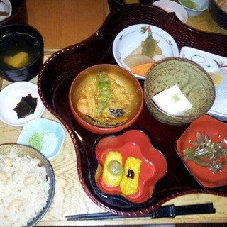 地元の食材を使ったリーズナブルな精進料理！