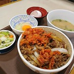 すき家 - 相棒が食べたキムチ牛丼しじみ汁おしんこセット