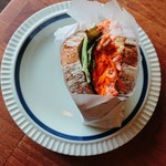 ベイクハウス イエローナイフ - スモークサーモンのサンドイッチ