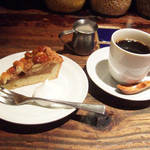 スパイスカフェ - ナッツタルトとミニコーヒー