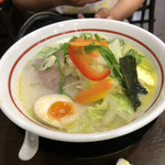 旭川らーめん かかし - 塩牛乳ラーメン野菜増し