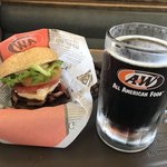 Ａ＆Ｗ - THE A&Wバーガーとルートビア