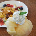 農家カフェ 森のガーデン - ◆「まるせい桃パフェ」◆「季節のデザートプレート」
