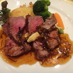 ビストロ茶葉蘭 - 牛フィレ肉のステーキ、和風醤油ソース