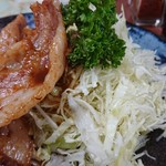 お食事 まるやま - 生姜焼きにはキャベツ必須！