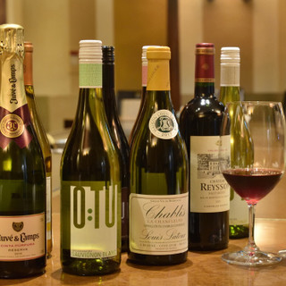 We have a variety of wines and drinks that go well with Teppan-yaki from all over the world...♪