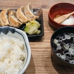 肉汁餃子のダンダダン - 唯一のランチセット「肉汁餃子ライス」680円