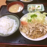 十八番 - しょうが焼き定食。¥800。