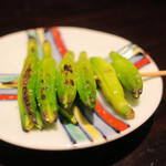 かしわや 泰 美酒佳鶏 - 金針菜の串焼き