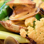 藤緒 - あさりと春野菜のバター炒め