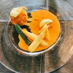 K.Cダイニング - ロコモコ以外に付く、前菜の焼き野菜のビスクソース合え。タブン(^-^;