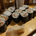 天史朗鮨 - おまかせ細巻き2本（アジの酢〆とガリ、釜揚げシラスと削りカツオ、イカの軟骨の塩辛、カツオの酒盗）4種類にしてもらいました