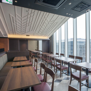Private rooms available! Directly connected to Hakata Station, large open windows, spacious space. Great for solo diners and up.