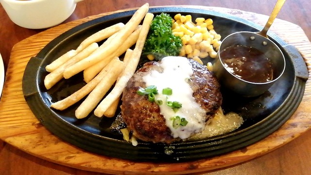 ランチメニューに黒 黒ハンバーグが追加 By Ouiwa ロイヤルホスト 善福寺店 上石神井 ファミレス 食べログ