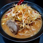 味噌ラーメン専門処 武蔵 - 味噌ラーメン濃口:野菜・ネギ味噌トッピング