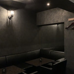 バー エグザゴーヌ - R1.7  店内風景・ソファー席