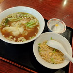 園林閣 - “ワンタン麺と炒飯”