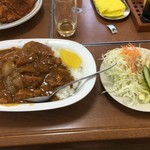 お食事の店 キッチンカロリー - 続いてカツカレー（w/サラダ）
