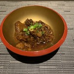 弥勒 - 前菜の牛スジ煮込み