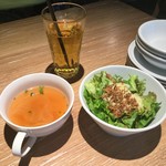 OCEANCLUB BONDIS - ランチセットのスープとサラダ