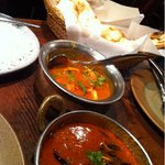 グルガオン - 奥：エビのカレー
                                手前：魚の辛いカレー
                                ナン、バスマティライスと