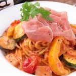 Tomato cream pasta with Prosciutto and seasonal vegetables