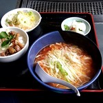 朝鮮飯店 - 【2019.8.2(金)】日替ランチ(辛口玉子ラーメン＋豚バラ丼)620円