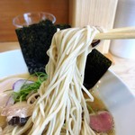 らぁ麺 川たか - 鴨白湯らぁ麺(特製) 麺リフトアップ