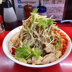 千里眼 - 冷やし中華（少な目）麺130グラム 850円　ショウガ辛揚げガリマヨマシカラメマシマシ