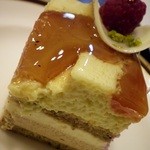 パティスリーエス - 切り分けて・・