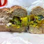 マルイチベーグル - パンプキンとおいもと豆のサラダ＆
                                アップルシナモンクリームチーズを
                                セブングレインハニーでサンド