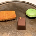 AKI NAGAO - プティフール