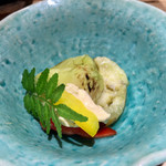 すざき町 食･心 旬ぎく - お通し(茄子とピーマンのクリームチーズ掛け)