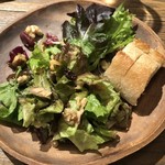サンタルチア - ランチのサラダとパン