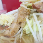 ラーメン二郎 - 豚の厚み