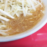 ラーメン二郎 - スープ