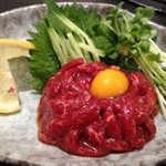 炭火焼肉 壽庵 - 桜馬刺しユッケ