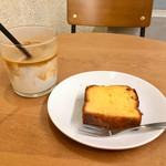 Passage Coffee Roastery - ソイラテ（540円）、オレンジパウンドケーキ（320円）