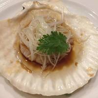 礼華 - 生ホタテ貝の広東風香り蒸し